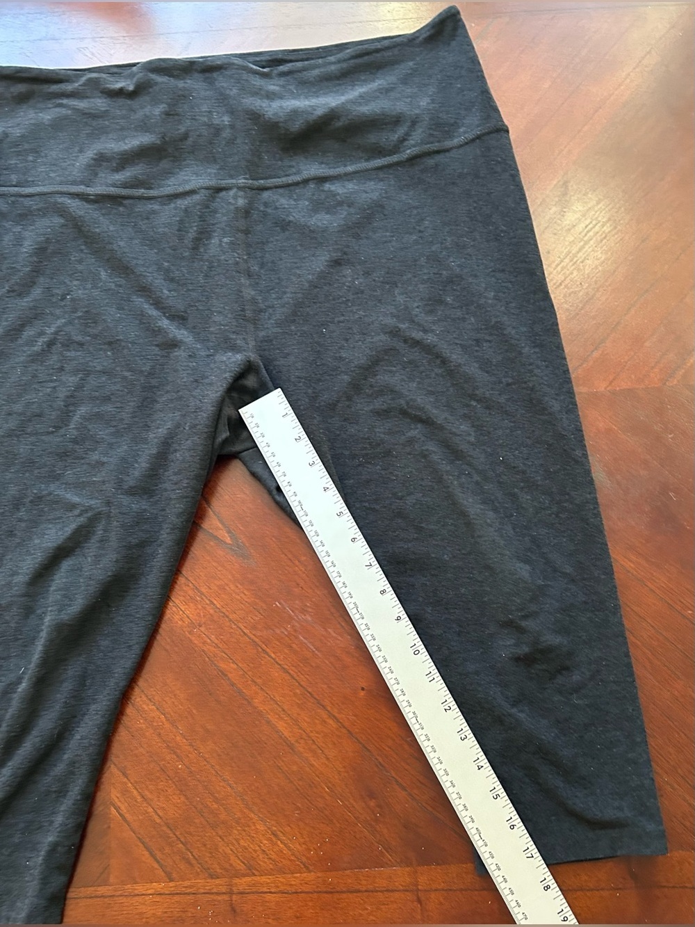 Beyond Yoga Plus-Size High-Rise Capri Leggings - Dark Charcoal size 3X - Picture 3 of 7